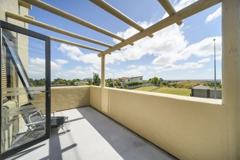 Photo of property in 44 Ruapehu Drive, Fitzherbert, Palmerston North, 4410