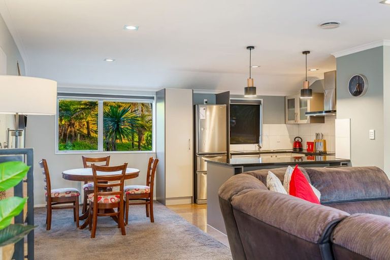 Photo of property in 12 Nirmal Place, Sunnyvale, Auckland, 0612