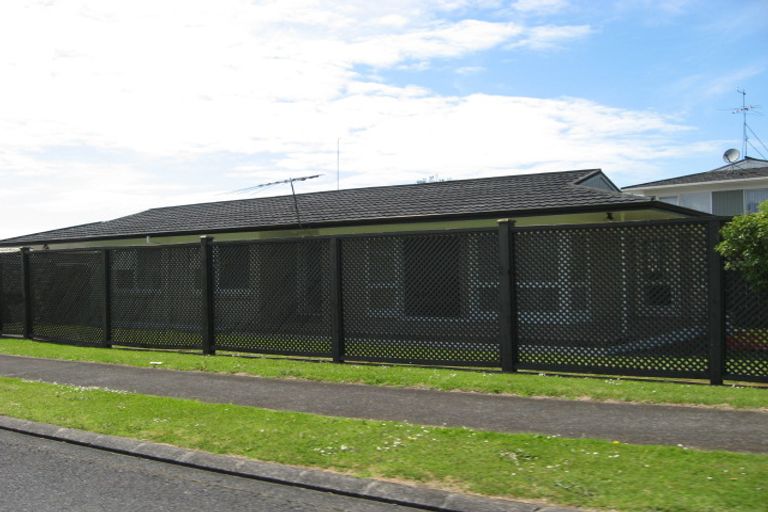 Photo of property in 2/97 Coronation Road, Mangere Bridge, Auckland, 2022