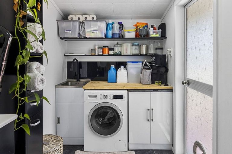 Photo of property in 42 Denby Road, Hawera, 4672