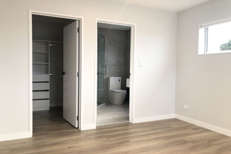 Photo of property in 25 Bevyn Street, Castor Bay, Auckland, 0620