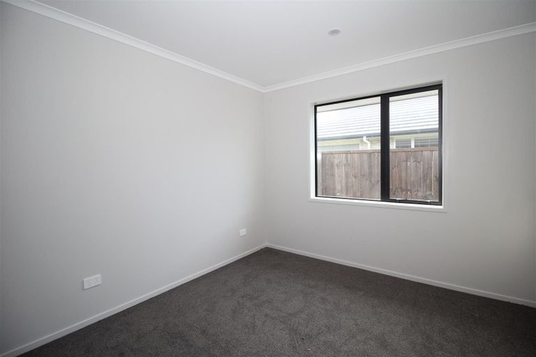 Photo of property in 21 Kaurinui Crescent, One Tree Point, 0118