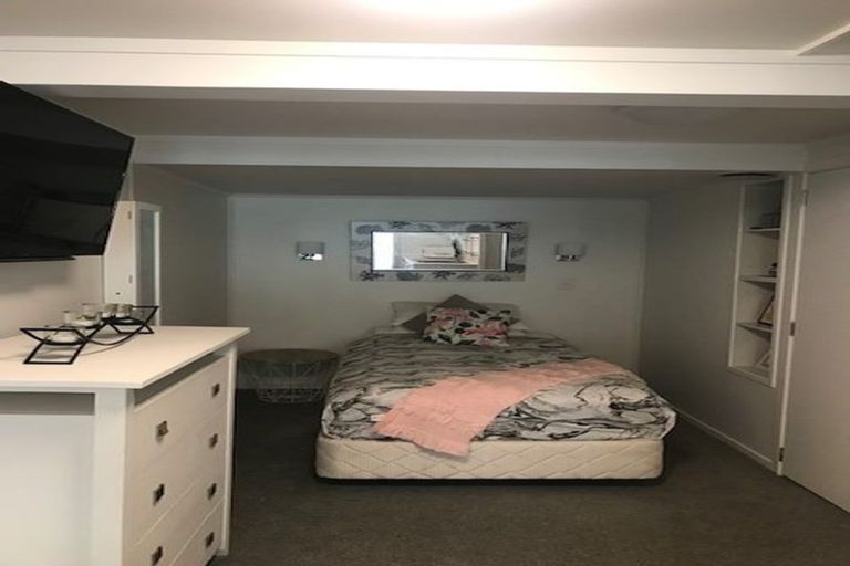 Photo of property in 77 Brian Crescent, Stanmore Bay, Whangaparaoa, 0932