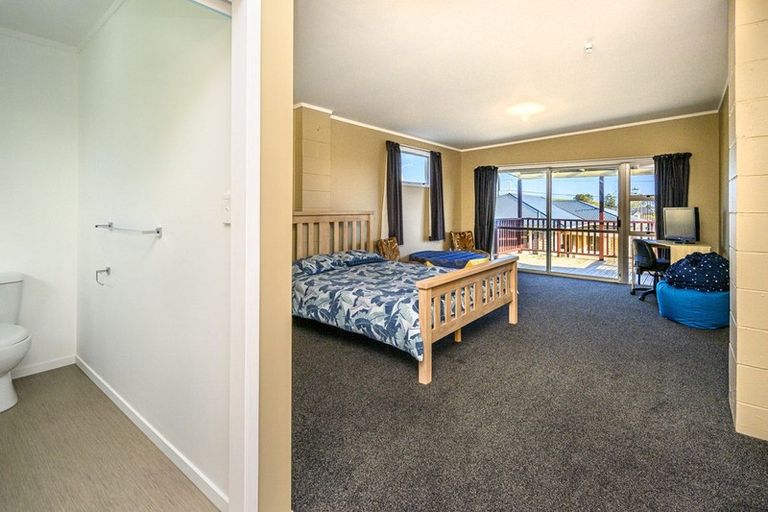Photo of property in 73 Pohutukawa Place, Bell Block, New Plymouth, 4312