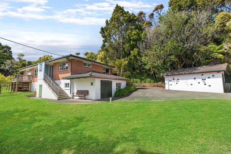 Photo of property in 764 West Coast Road, Oratia, Auckland, 0604