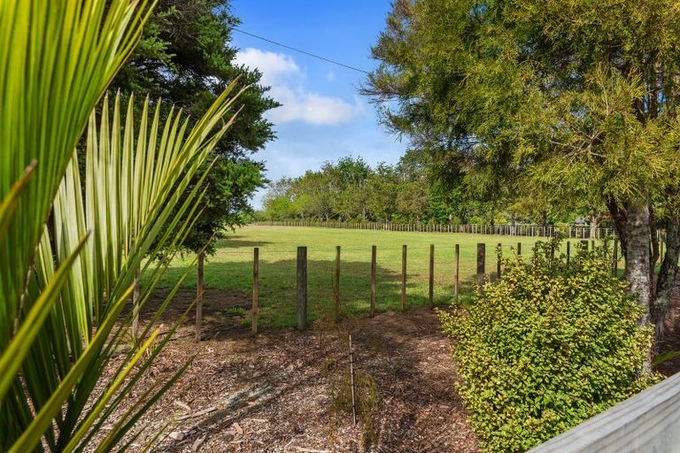 Photo of property in 37 Sunnyside Road, Coatesville, 0793