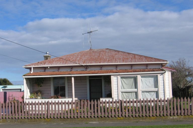 Photo of property in 2 Gladstone Street, Foxton, 4814