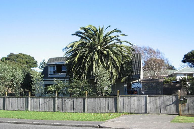 Photo of property in 63 Matai Road, Raumati South, Paraparaumu, 5032