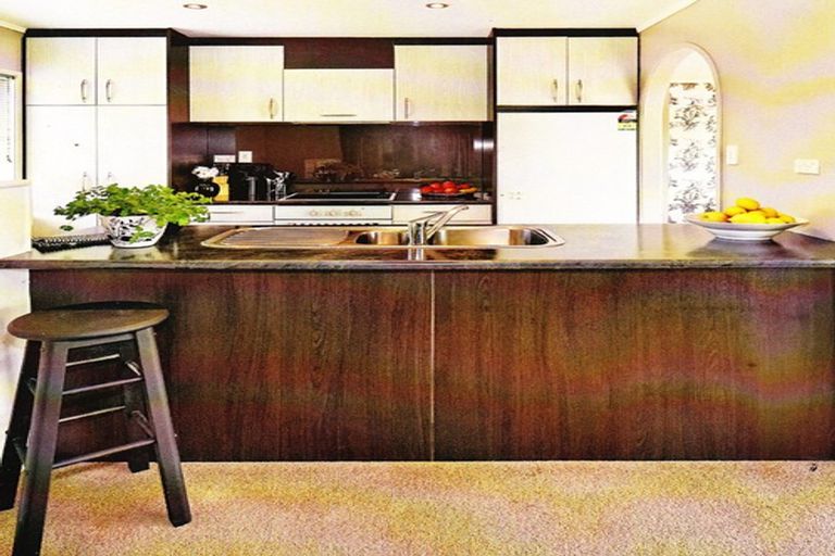 Photo of property in 1/83 Daffodil Street, Titirangi, Auckland, 0604