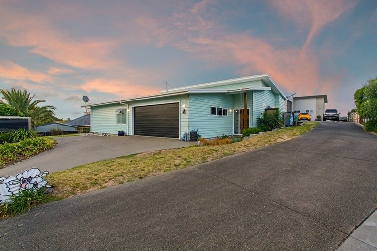 Photo of property in 32a Ohuirehe Road, Coastlands, Whakatane, 3120
