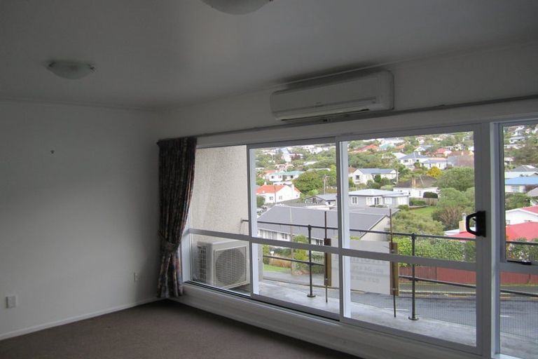 Photo of property in 5/10 Thurleigh Grove, Karori, Wellington, 6012