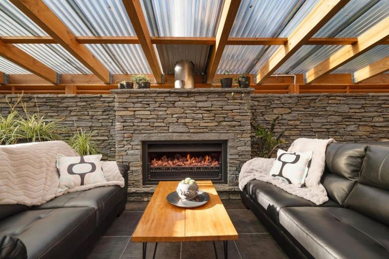 Photo of property in 41 Mcdonnell Road, Arrowtown, 9302
