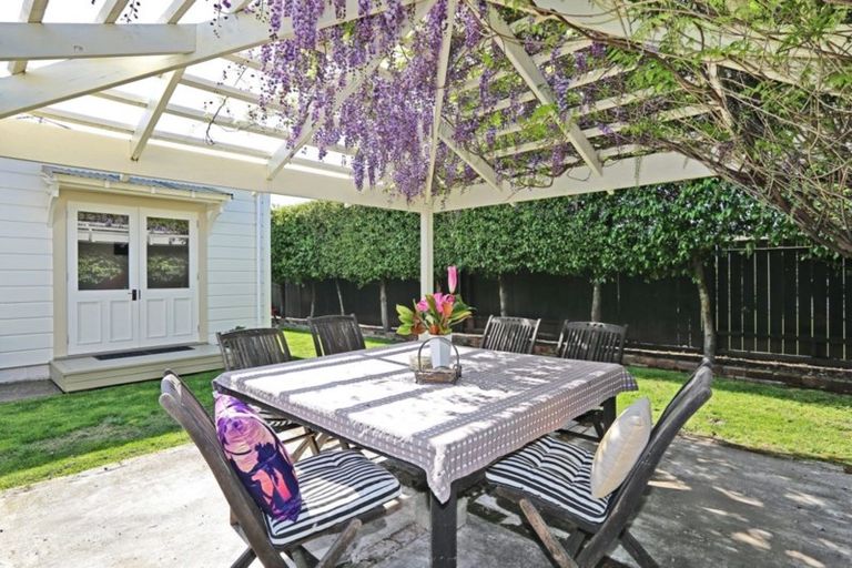 Photo of property in 100 Auckland Road, Greenmeadows, Napier, 4112