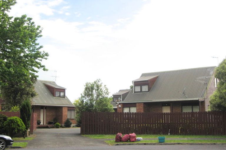 Photo of property in 1/28 Ross Martin Court, Conifer Grove, Takanini, 2112