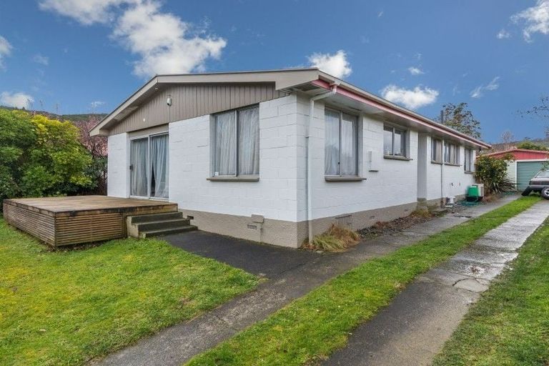 Photo of property in 112 California Drive, Totara Park, Upper Hutt, 5018