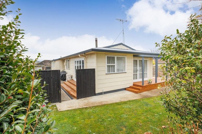 Photo of property in 644 Featherston Street, Roslyn, Palmerston North, 4414