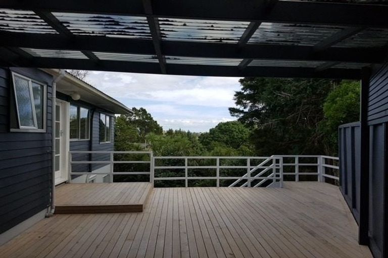 Photo of property in 27 Park Hill Road, Birkenhead, Auckland, 0626