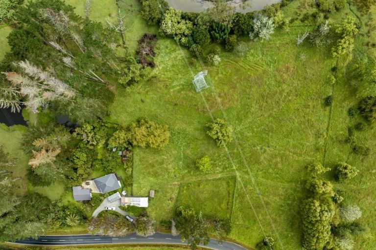 Photo of property in 72 Oneriri Road, Kaiwaka, 0573