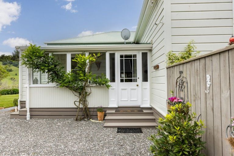 Photo of property in 52 Waipuka Road, Waimarama, Havelock North, 4294