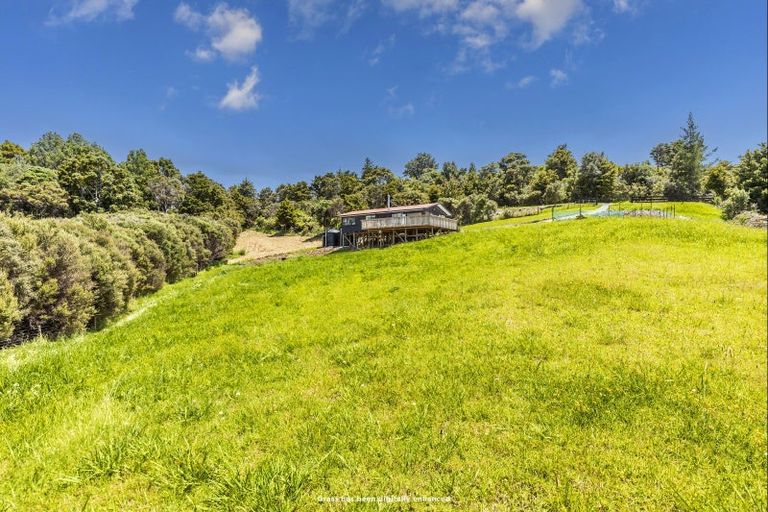 Photo of property in 70 Upper Whangateau Road, Big Omaha, 0985