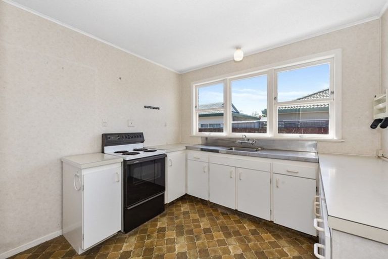 Photo of property in 42 Storey Avenue, Forest Lake, Hamilton, 3200