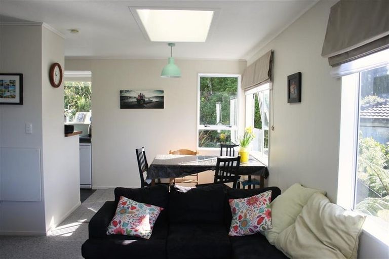 Photo of property in 1 Sasanqua Way, Crofton Downs, Wellington, 6035