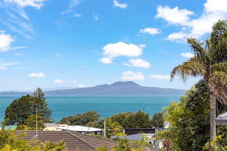 Photo of property in 1/3 Auld Street, Torbay, Auckland, 0630