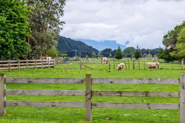Photo of property in 13 Paterson Street, Pahiatua, 4910