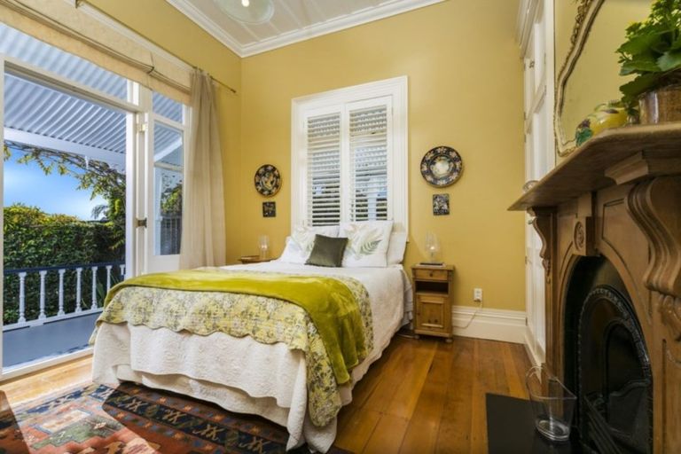 Photo of property in 8 Dodson Avenue, Milford, Auckland, 0620