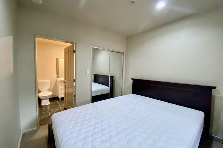 Photo of property in Atrium Apartments, 2c/154 The Terrace, Wellington Central, Wellington, 6011