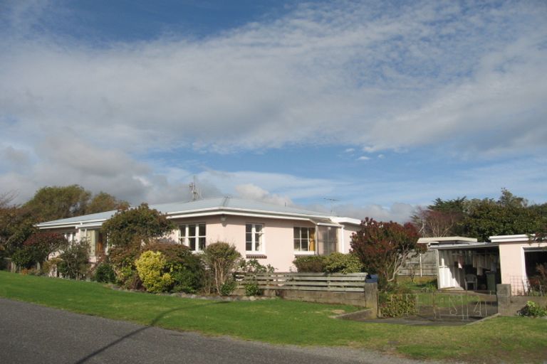 Photo of property in 1 Huia Road, Raumati Beach, Paraparaumu, 5032
