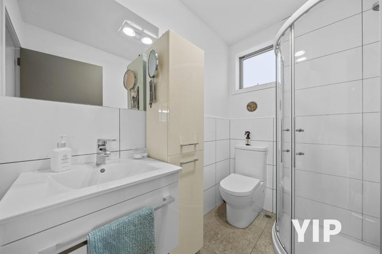 Photo of property in 5 Spitfire Place, Newlands, Wellington, 6037