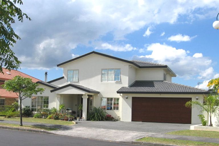 Photo of property in 15 Vermeer Place, West Harbour, Auckland, 0618