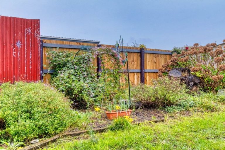 Photo of property in 14 Barnett Place, Pirimai, Napier, 4112