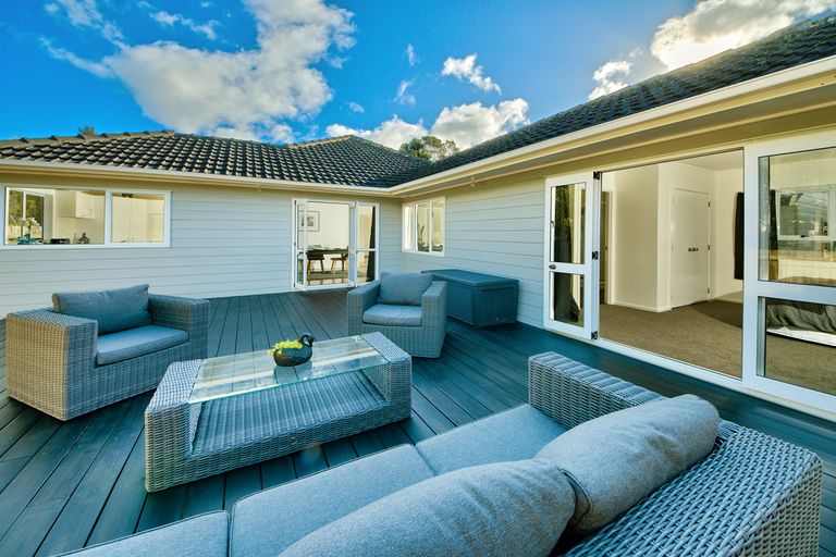 Photo of property in 50a Godley Road, Green Bay, Auckland, 0604