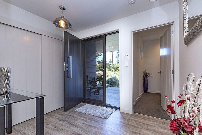 Photo of property in 22c Sunnyvale Road, Swanson, Auckland, 0614