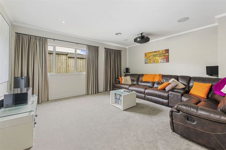 Photo of property in 22 Dawood Place, The Gardens, Auckland, 2105