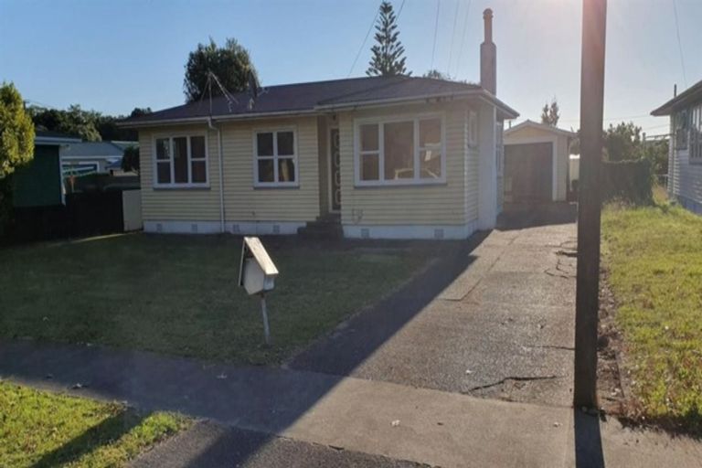 Photo of property in 4 Matai Street, Tokomaru, Palmerston North, 4474