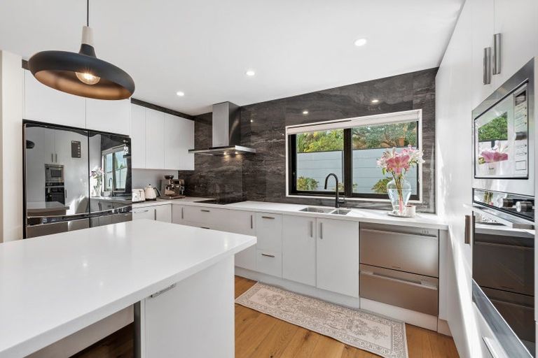 Photo of property in 7 Hartles Place, Mellons Bay, Auckland, 2014