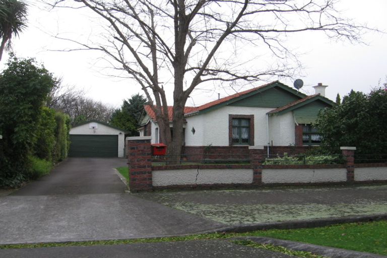 Photo of property in 11 Massey Street, Palmerston North, 4414