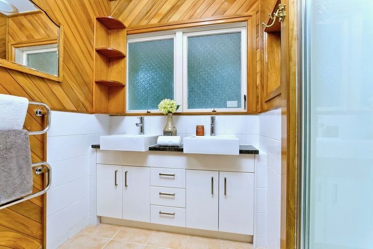 Photo of property in 171a Mokoia Road, Birkenhead, Auckland, 0626