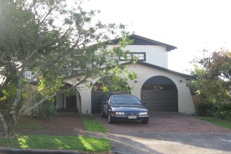 Photo of property in 19 Chatswood Grove, Chatswood, Auckland, 0626