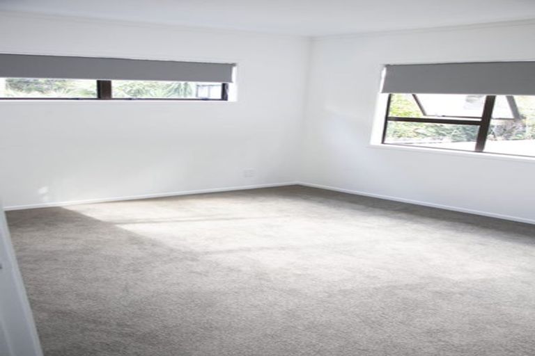 Photo of property in 2/128 Manuka Road, Bayview, Auckland, 0629