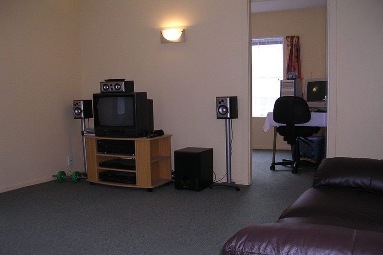 Photo of property in 2/161 Glenmore Street, Kelburn, Wellington, 6012