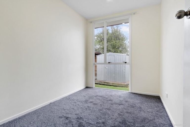 Photo of property in 2/8 Cameron Place, Ranui, Auckland, 0612