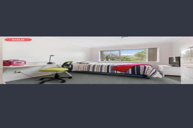 Photo of property in 9 Forsythe Place, Massey, Auckland, 0614