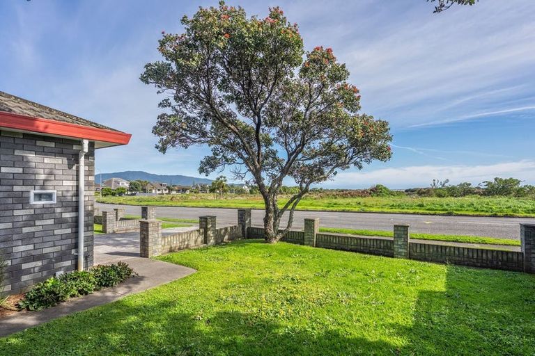 Photo of property in 300 Manly Street, Paraparaumu Beach, Paraparaumu, 5032