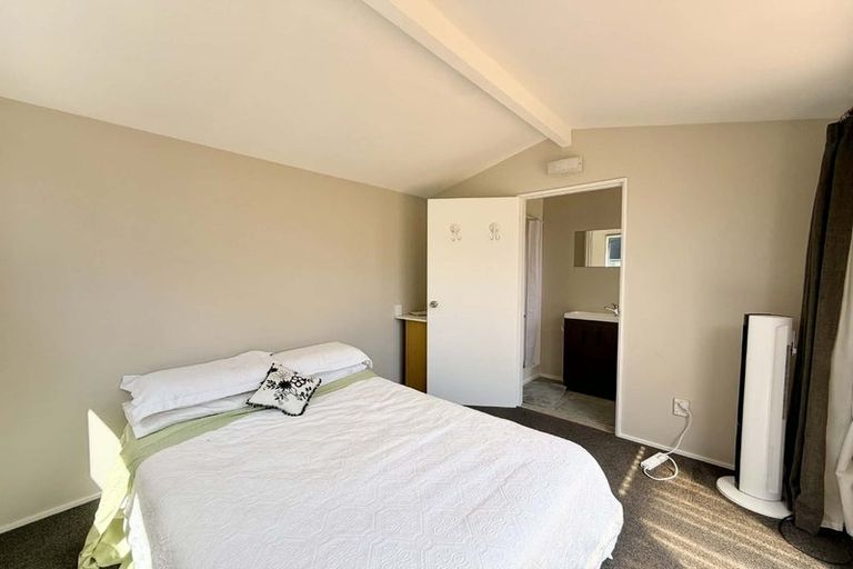 Photo of property in 11 Ropiha Street, Fitzroy, New Plymouth, 4312