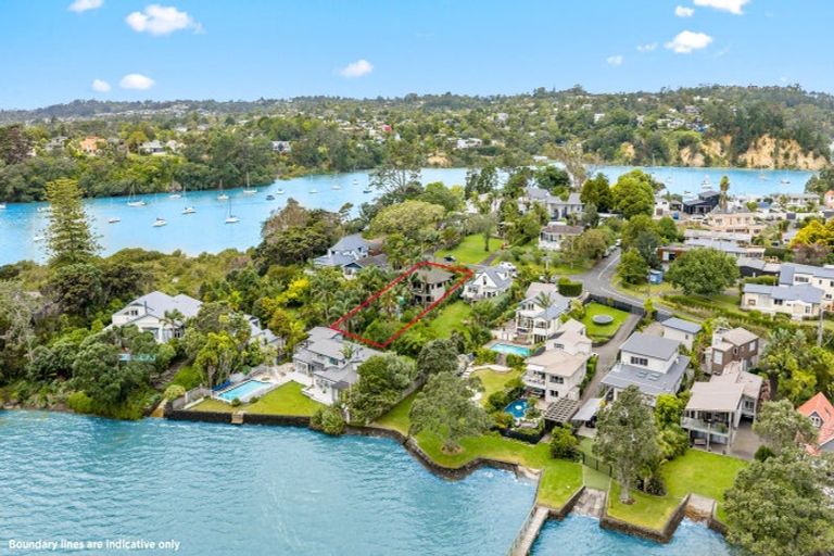 Photo of property in 4 Twin Wharf Road, Herald Island, Auckland, 0618