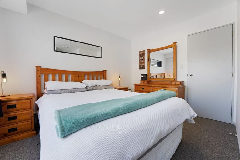 Photo of property in 16 O'sullivan Place, Waiuku, 2123